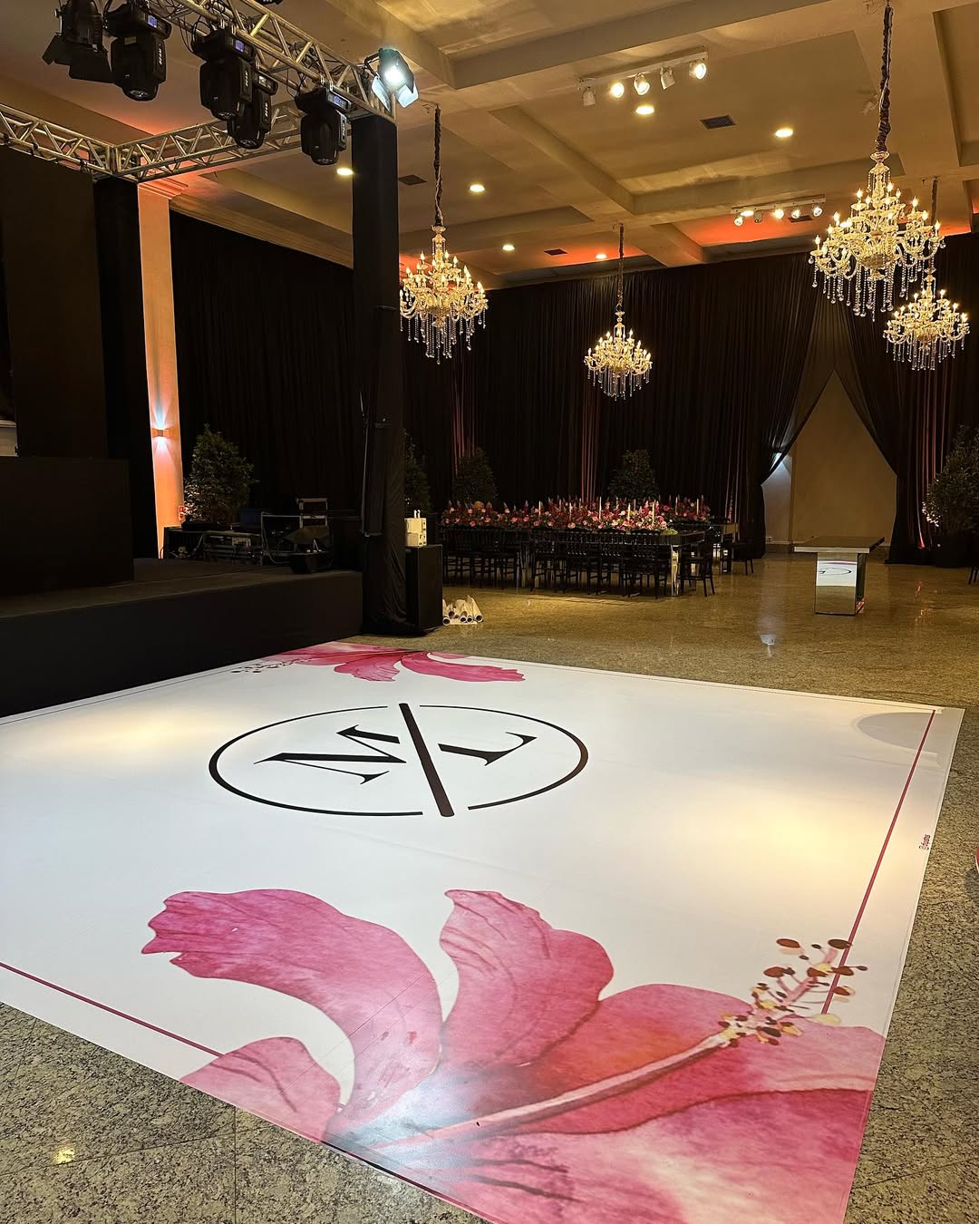 Piso casamento floral rosa