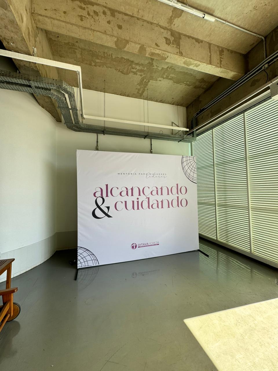 backdrop institucional