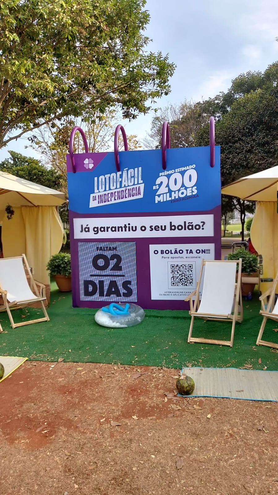 totem cenografico